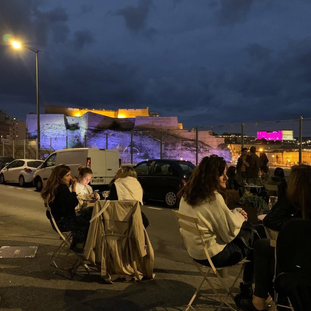 #marseille #bellesjournées #àlarecherchedequelqu… - Antoine Vigne