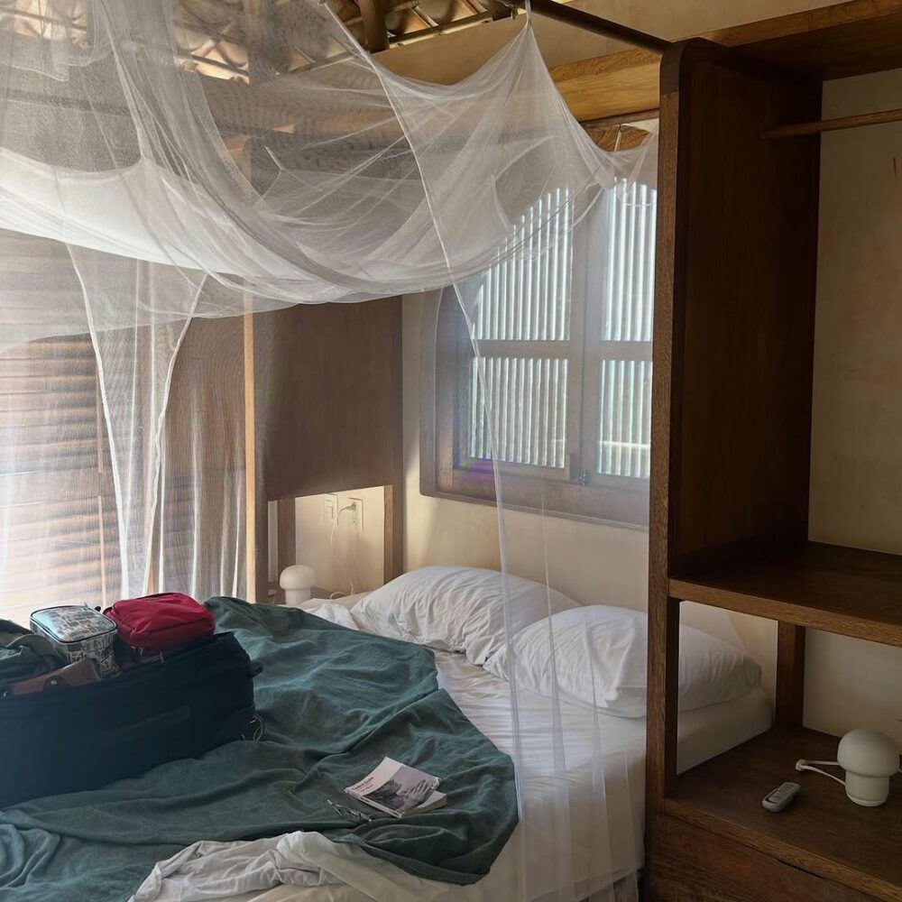 aimer le désordre d’une chambre en voyage…… - Antoine Vigne