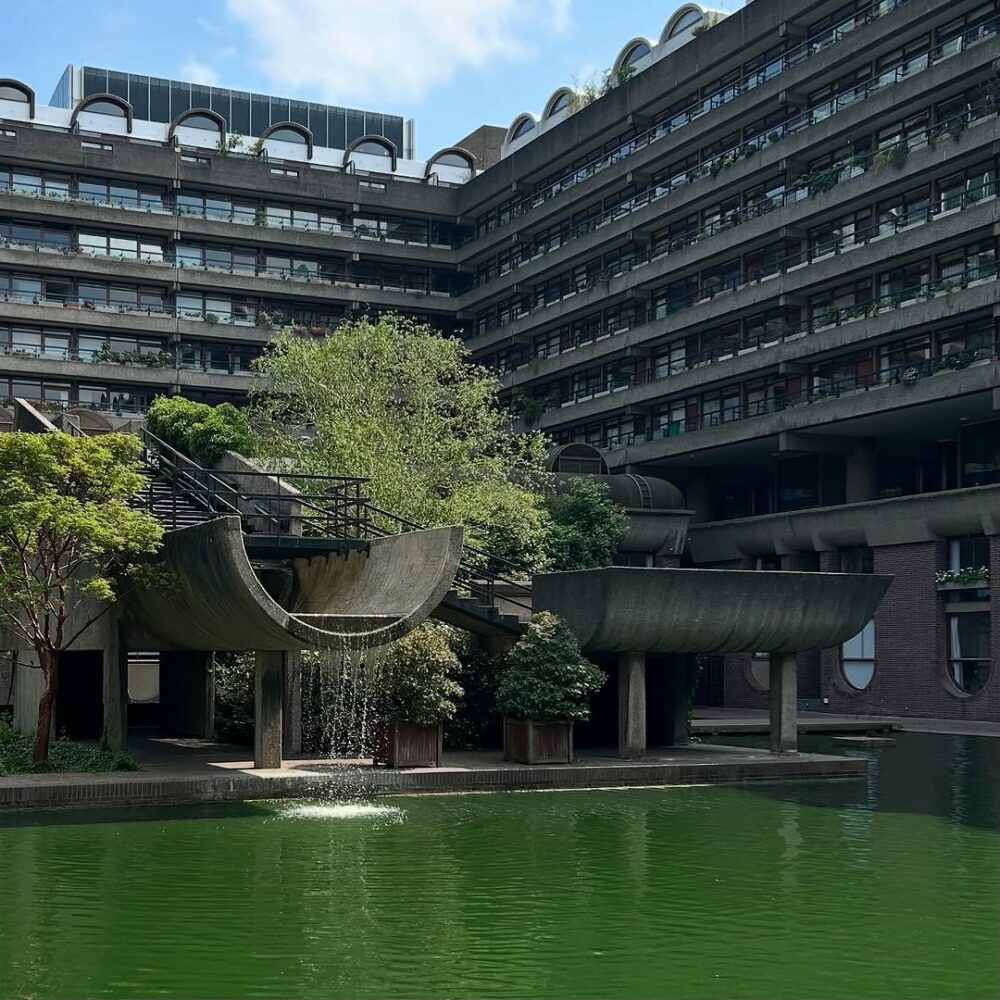 Le Barbican, le béton toujours, une oasis en forte… - Antoine Vigne