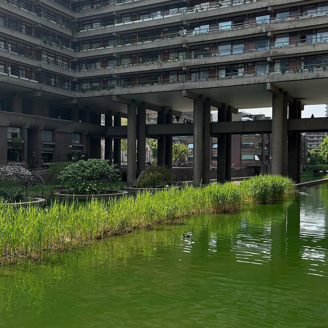 Le Barbican, le béton toujours, une oasis en forte… - Antoine Vigne